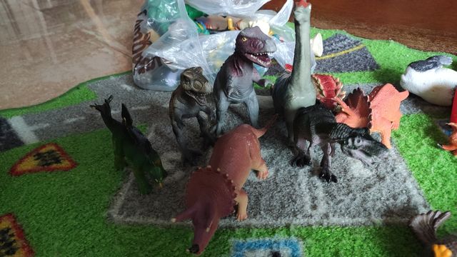 Lote de animales y heroes