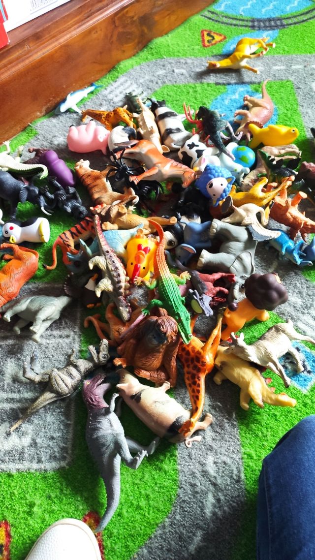 Lote de animales y heroes