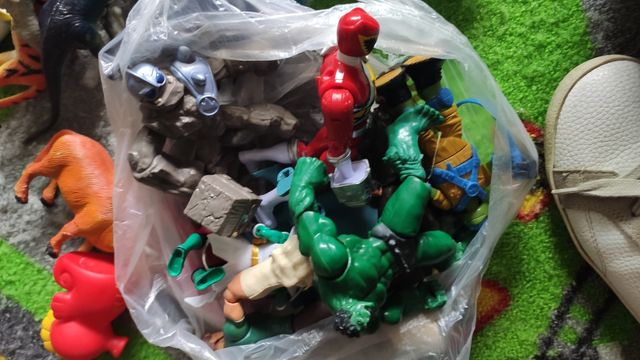 Lote de animales y heroes