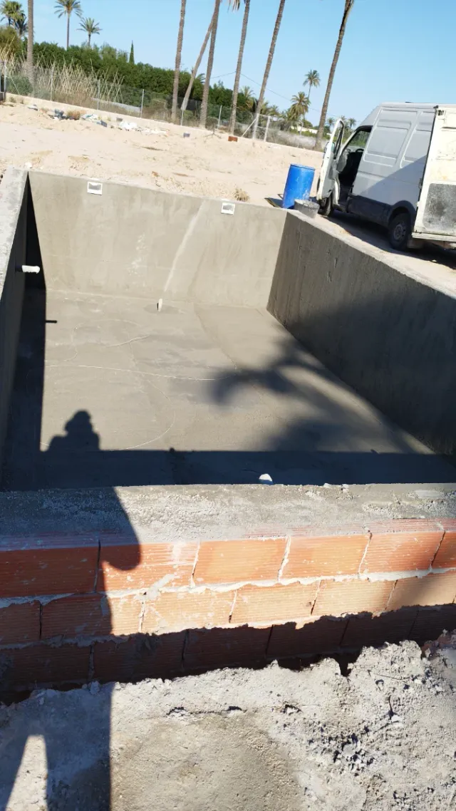 Gunitado de piscinas y autonivelante