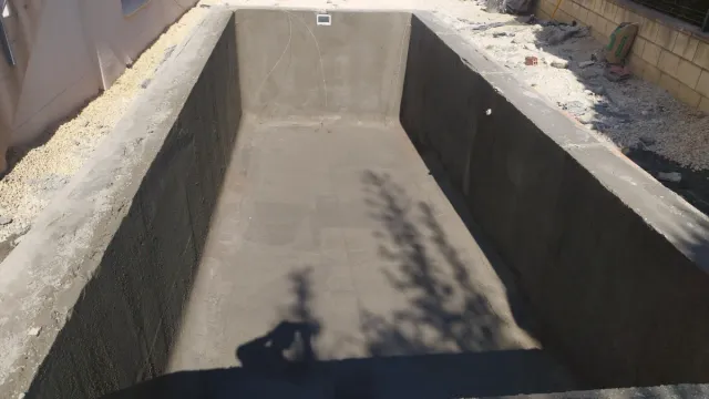 Gunitado de piscinas y autonivelante