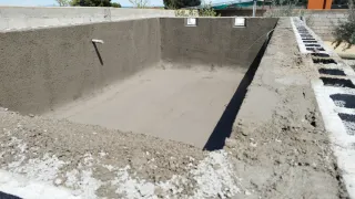 Gunitado de piscinas y autonivelante