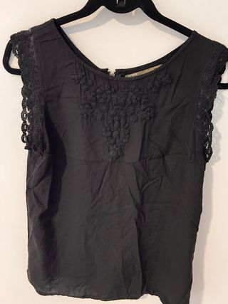 Blusa Sfera Negra Encaje