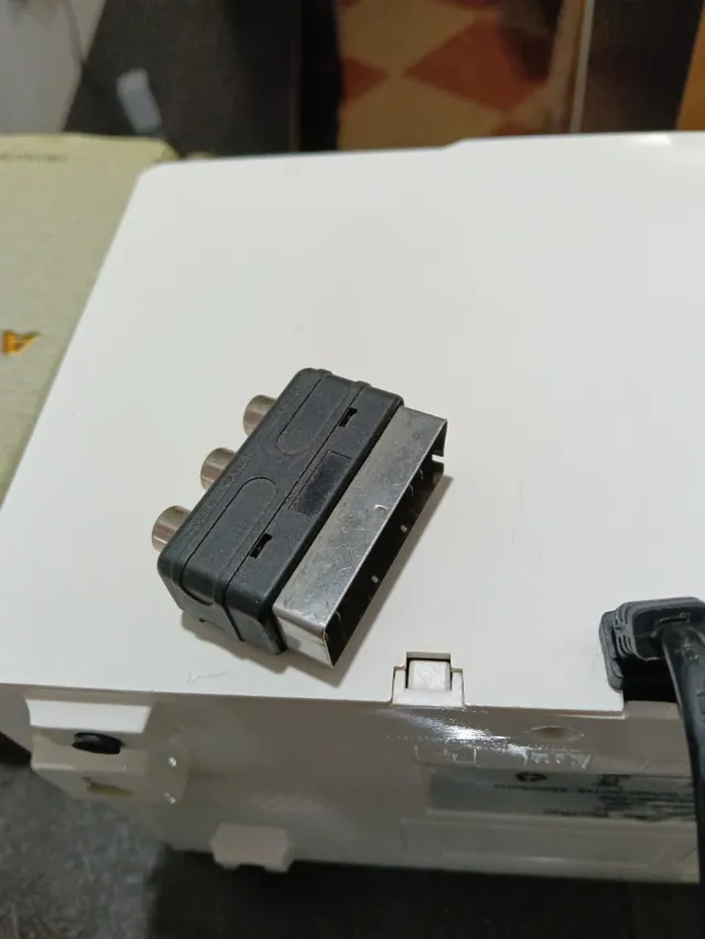 Adaptador RCA a SCART