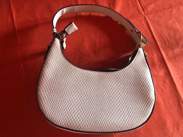 Borsetta bianca effetto pitone