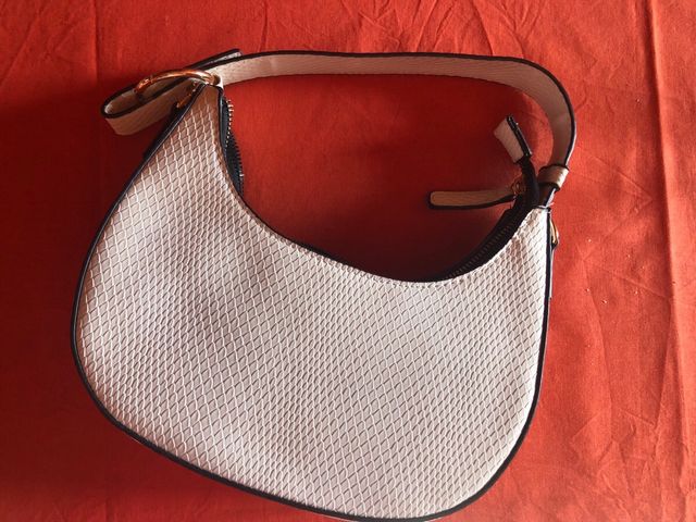 Borsetta bianca effetto pitone