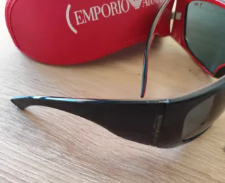 Gafas de sol Emporio Armani.