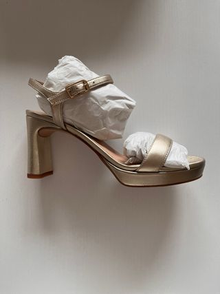 Sandalias Unisa Talla 37 Doradas