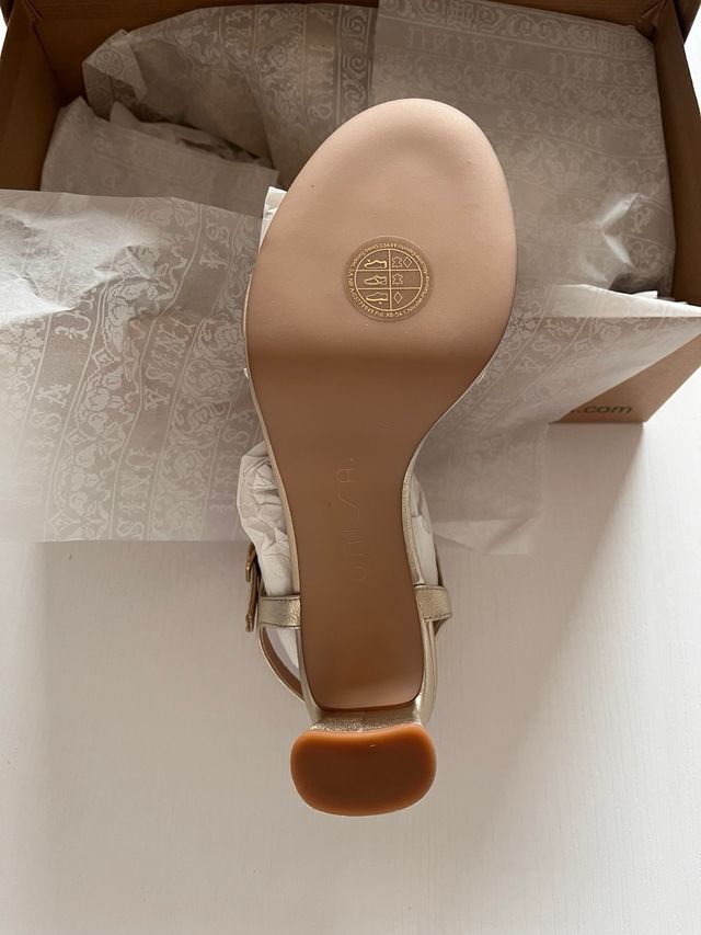 Sandalias Unisa Talla 37 Doradas