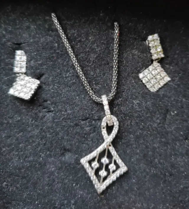 Juego de joyas Liska plata y blanco