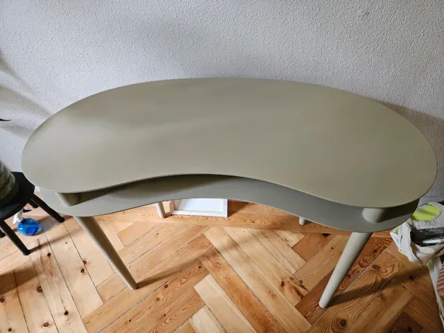 Escritorio gris moderno curvo madera, casi nuevo