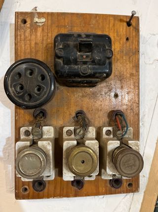 Interruptor trifásico antiguo
