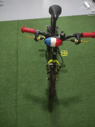 Bicicleta infantil Btwin Dark Hero