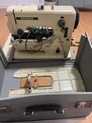 Máquina de coser BERNINA Record