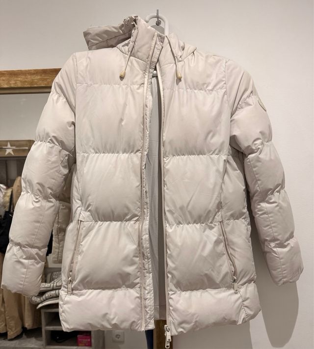 Abrigo niño Álvaro Moreno