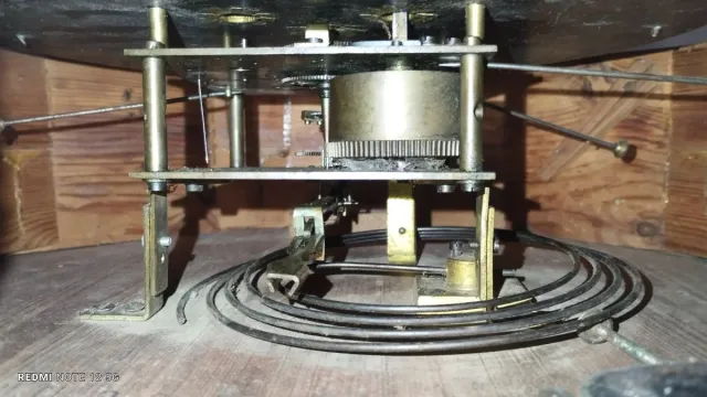 Reloj de pared antiguo no funciona solo decorativo