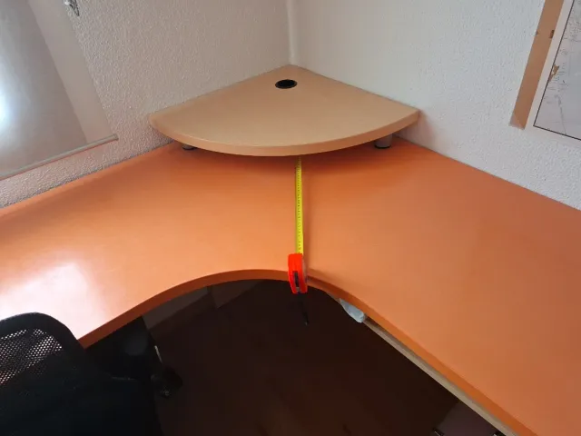 Cama adolescente, con escritorio esquina y estante