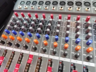 Mesa Mezcladora BOMGE 12 Canales gama alta