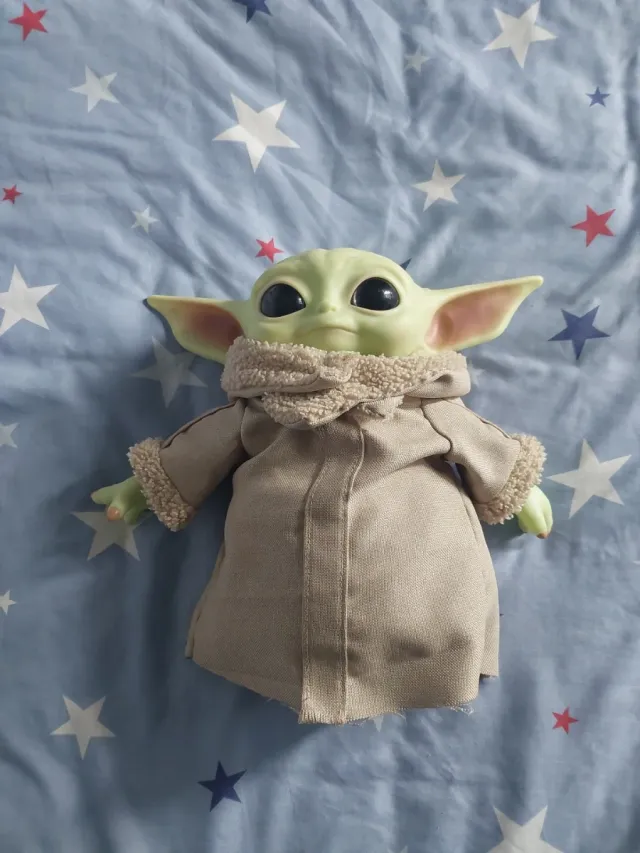 Adorabile pupazzo di Baby Yoda, noto anche come The Child