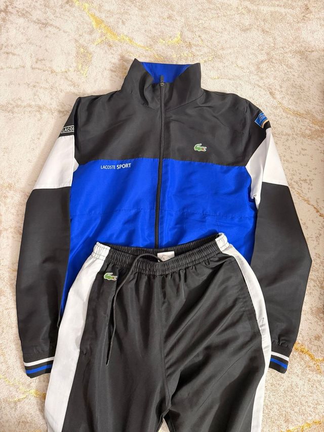 Conjunto Deportivo Lacoste Negro y Azul