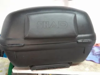 Baúl Givi para 2 cascos + parrilla