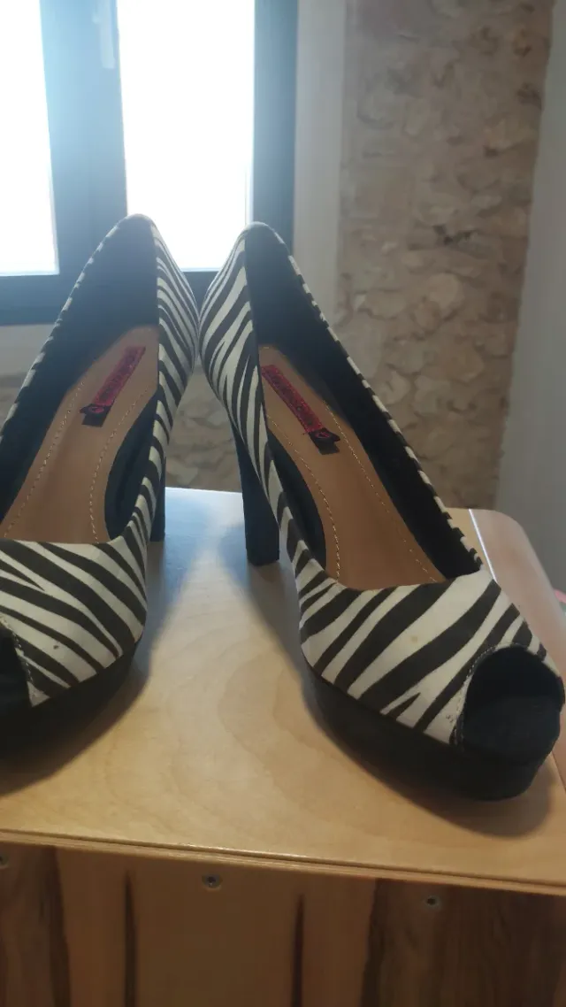 Tacones Carolina Boix Cebra Talla 38