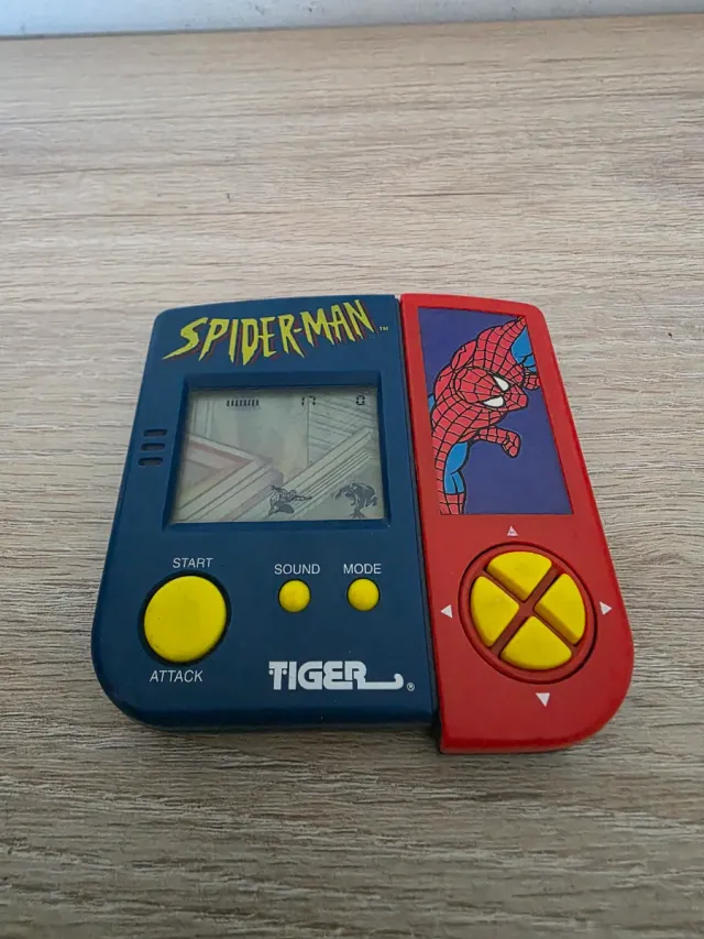 Consola Spiderman Tiger Electronics 1996