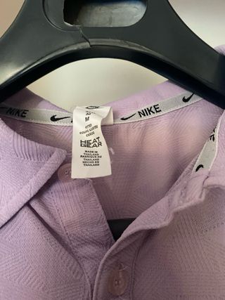 Camiseta deportiva Nike morada