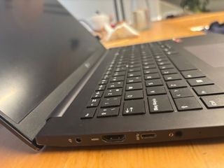 LG 16U70R Negro/Azul - 1 año de uso + cargador