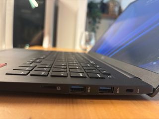 LG 16U70R Negro/Azul - 1 año de uso + cargador