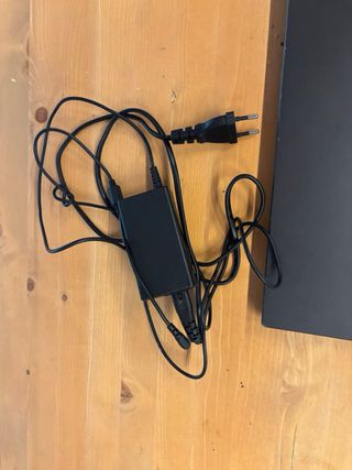 LG 16U70R Negro/Azul - 1 año de uso + cargador