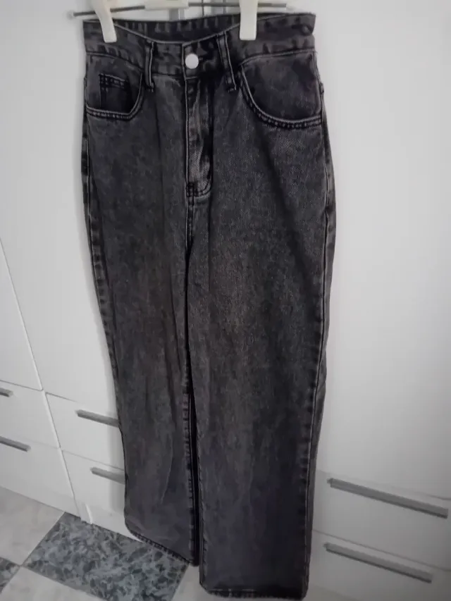 Pantalón vaquero gris ancho