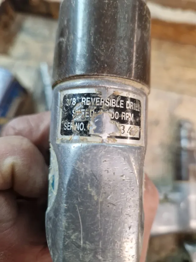 Taladros y atornilladores neumáticos reversibles