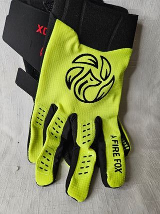 Guantes A FIRE FOX Amarillo y Negro