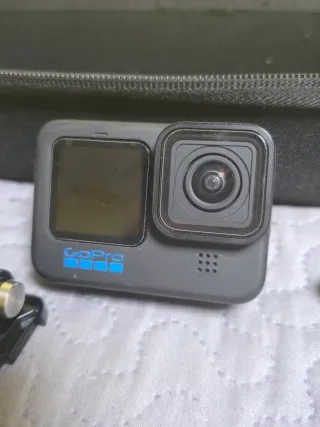 GoPro Hero 10 Black + Accessori