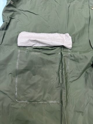 Chaqueta y pantalón impermeable
