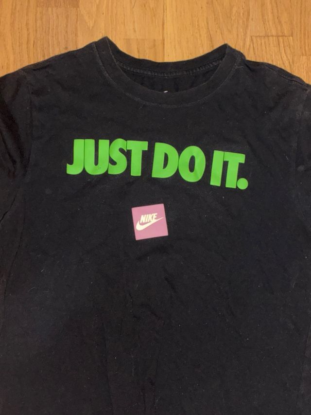 Camiseta Nike Just Do It Negra y Verde
