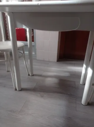 Mesa de cocina extensible blanca