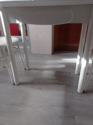 Mesa de cocina extensible blanca