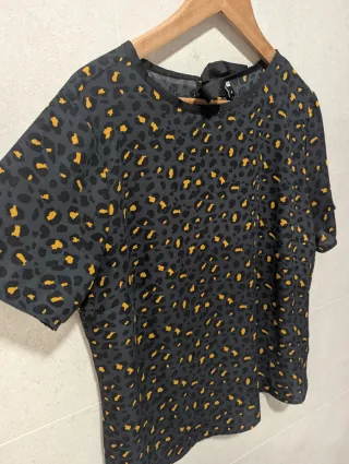 Blusa Estampada Leopardo Talla L