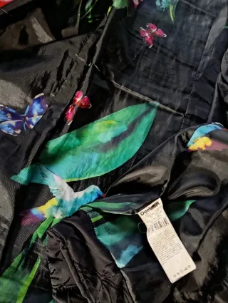 Cappotto Desigual nero con tessuto ricamato