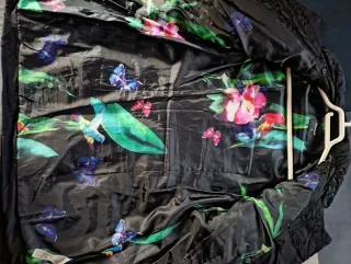 Cappotto Desigual nero con tessuto ricamato