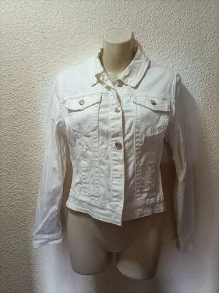 Cazadora vaquera blanca