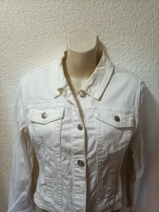 Cazadora vaquera blanca
