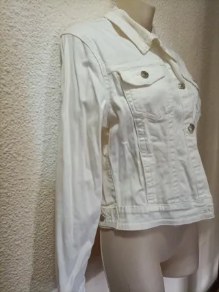 Cazadora vaquera blanca