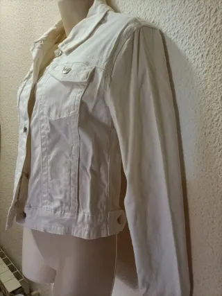 Cazadora vaquera blanca