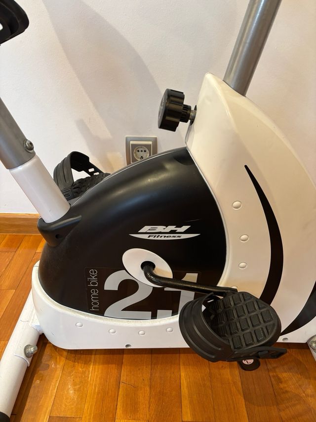 Bicicleta Estática BH Fitness