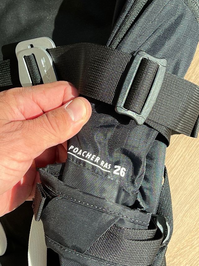 Mochila Dakine Poacher Ras 26L NUEVA