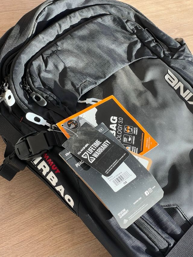 Mochila Dakine Poacher Ras 26L NUEVA