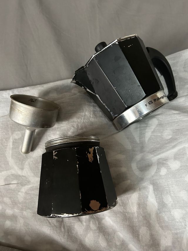 Cafetera italiana negra